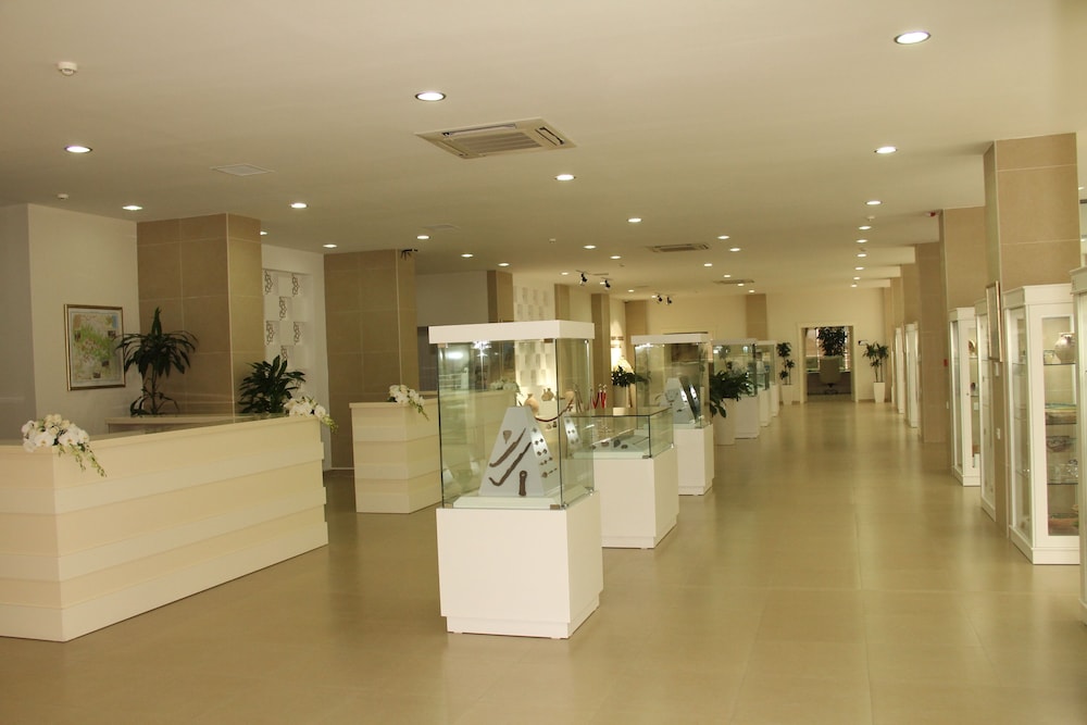 Chukhur Gabala Museum Hotel