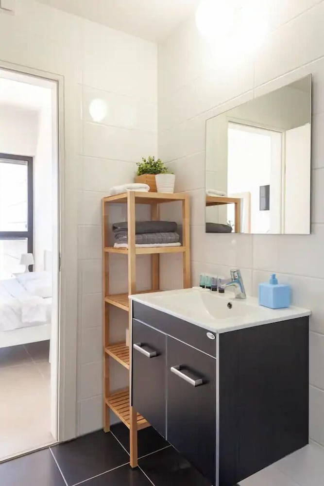 Luxury Apt Tower Best Sea View Bat Yam