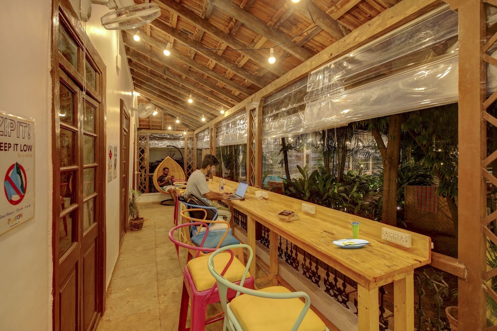 goSTOPS Lite Goa, Calangute