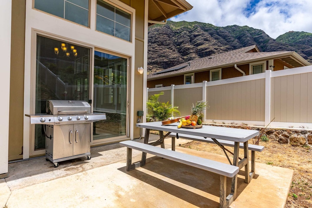 @marbella Lane - Elegant 3BR w/ Marvelous Views