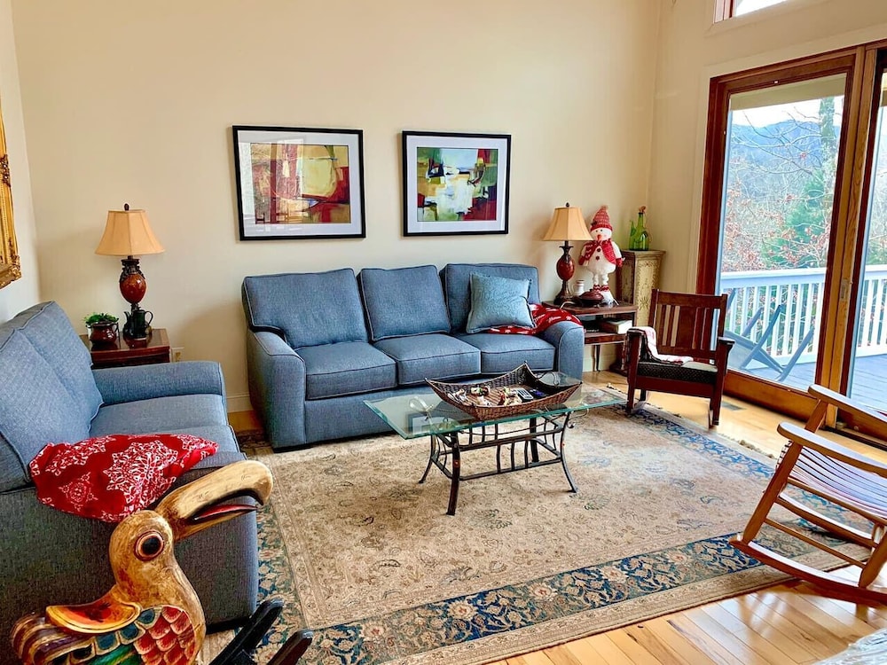 Vacation Home Near Golf Course Hiking Sleeps 20