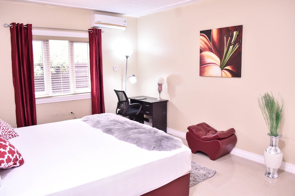 Hotel Executive Arcadia Luxury Guest Apartment - Image 1