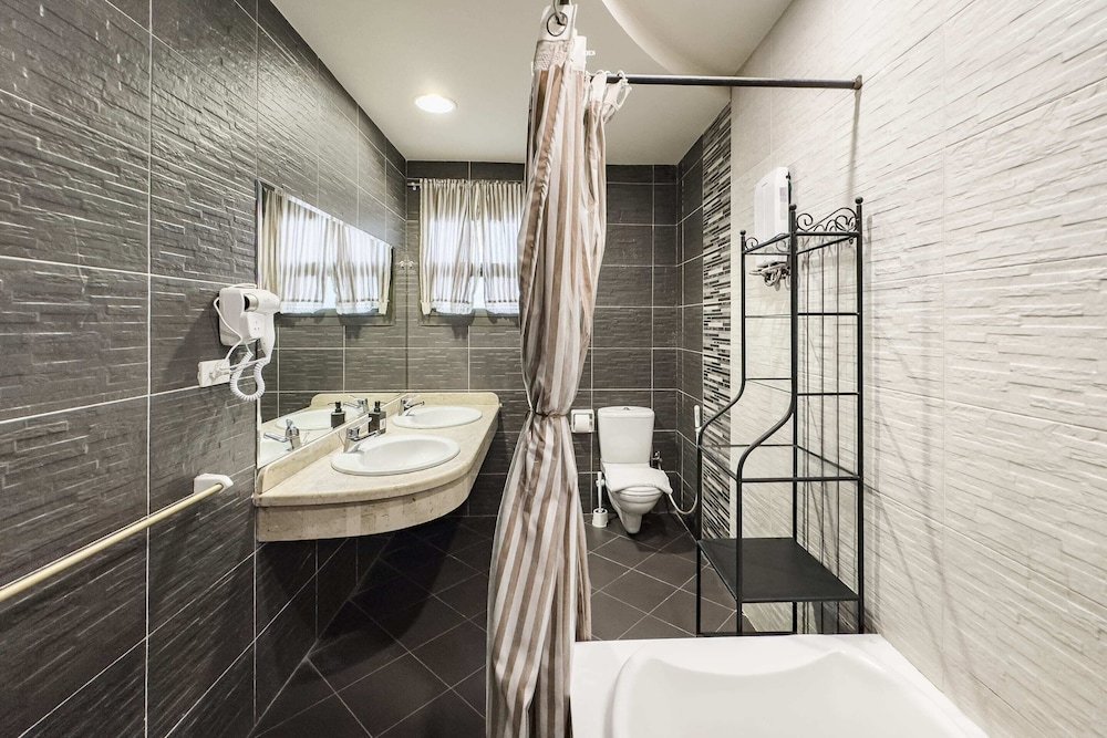 Xuru Stays I The Luxe Loft 2bdr Apt. @ Maadi