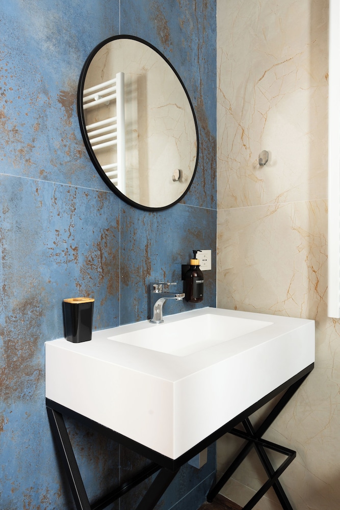 Holiday Lux Boutique Room