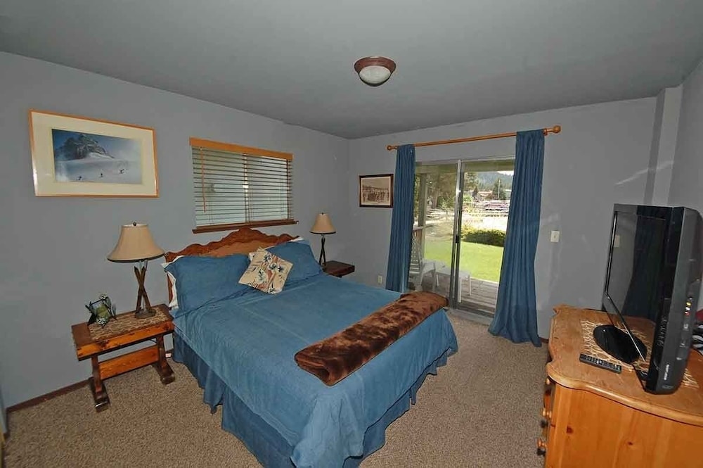 584 Alpine Drive 4 Bedroom Home