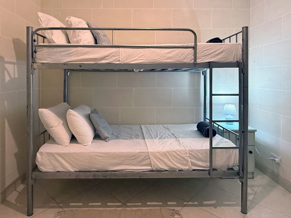Traditional Maltese 3BD Apartment