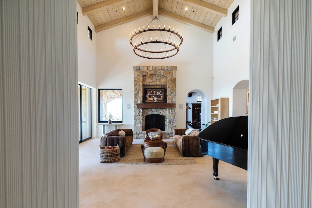 Infinity Pool, Theater, Pickleball + 360 Views Near Lake Poway Sunset Point Estate by Avantstay
