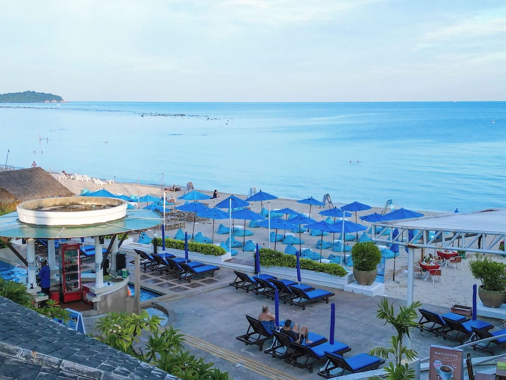 The Beachfront Hostel