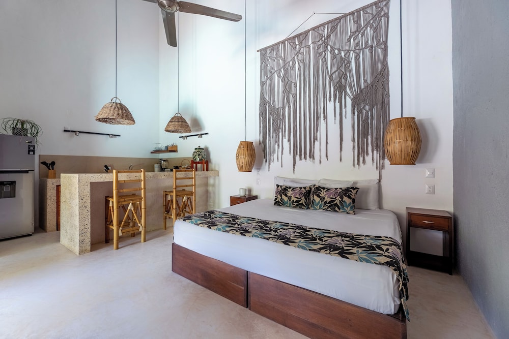 TRECE LUNAS TULUM