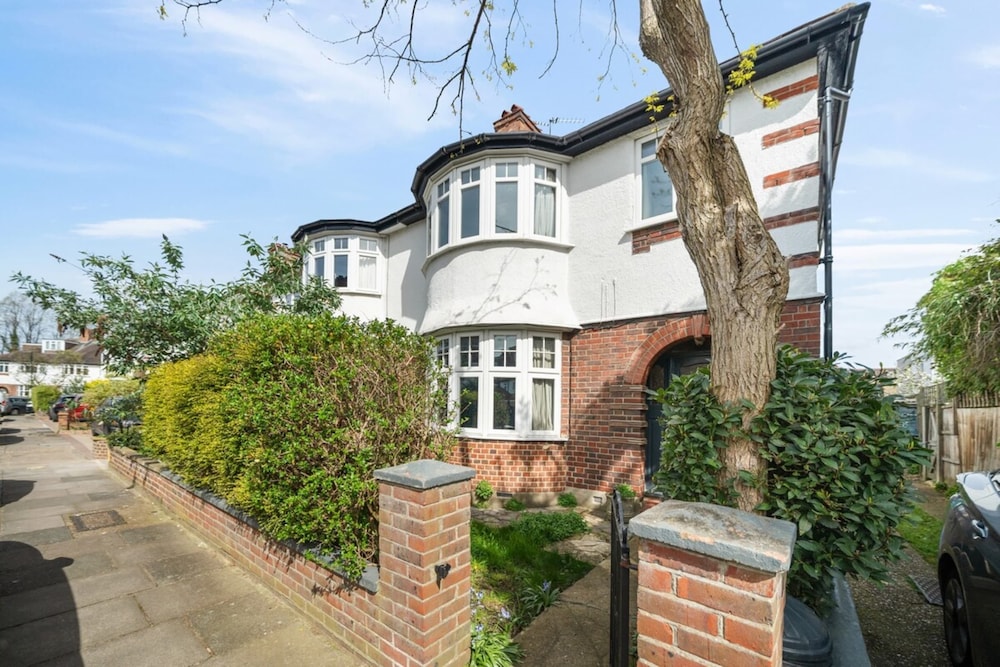 A Delightful 4-bedroom Home With a Private Garden