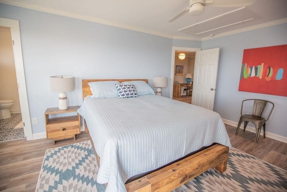 Three Girls 5 Bedroom Home by RedAwning