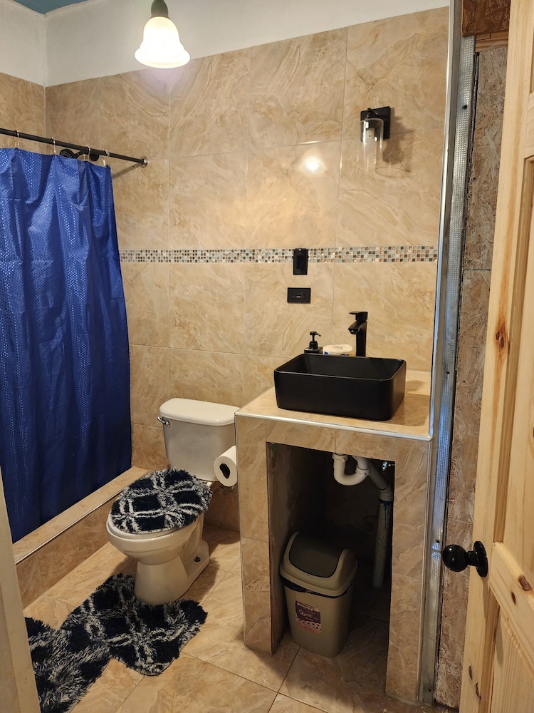 Cozy studio apartment with private parking