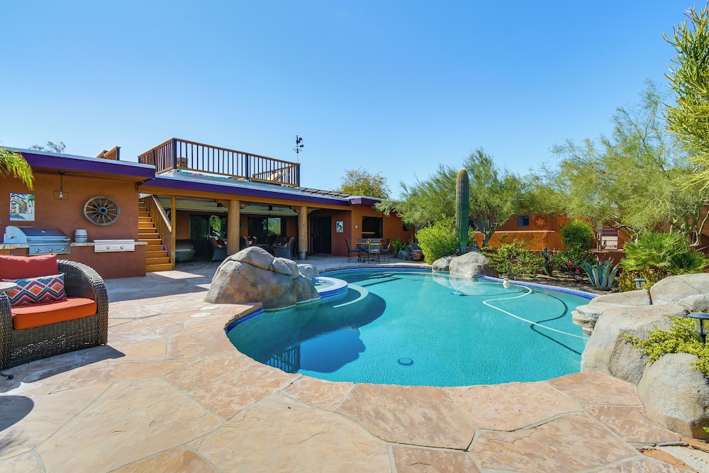 'full Circle Ranch' w/ Pool & Views in Cave Creek