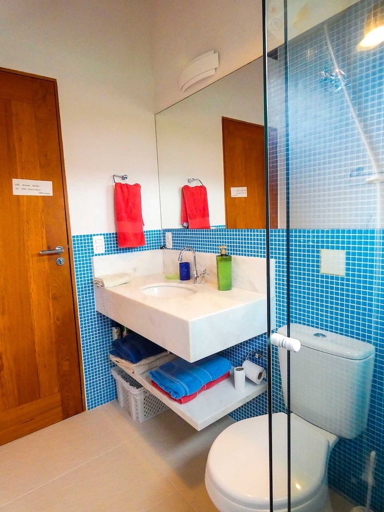 Casa c Wi-fi Jacuzzi e Churrasqueira em Guaec SP