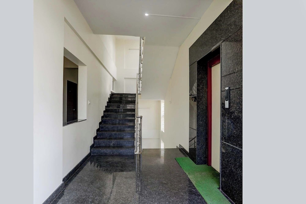 FabHotel Royal Suites - Yeshwanthpur