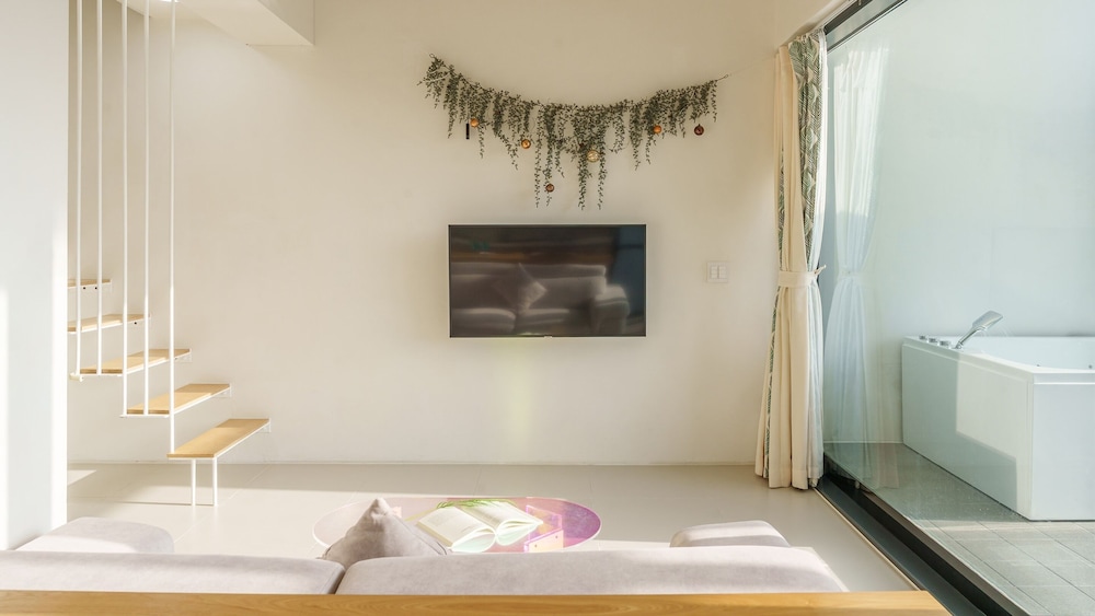 Gyeongju Rose Breeze Pool Villa Pension
