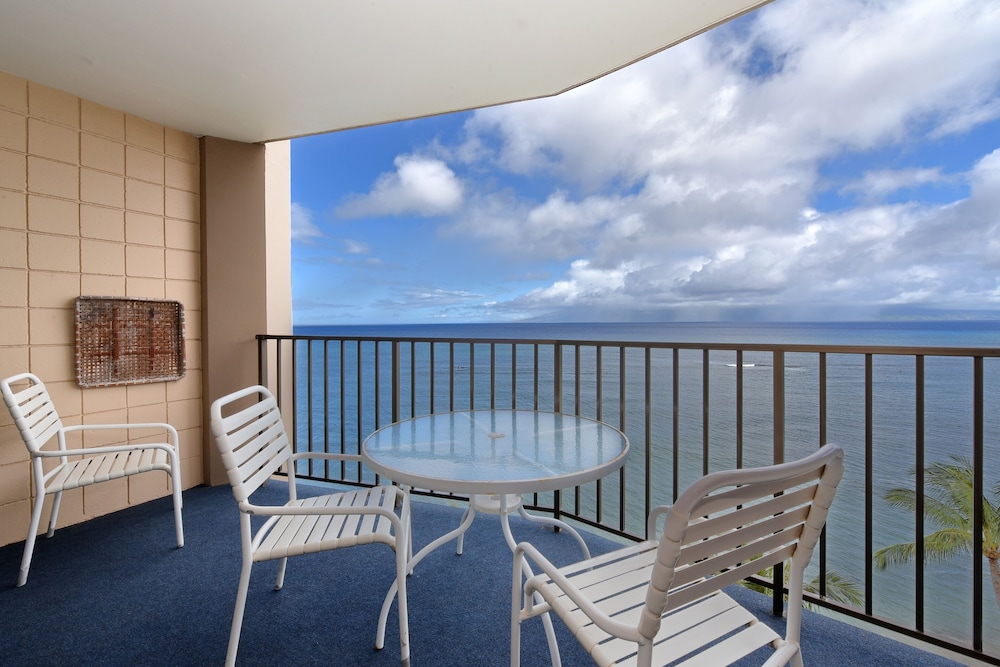 Valley Isle #808 2 Bedroom Condo by RedAwning