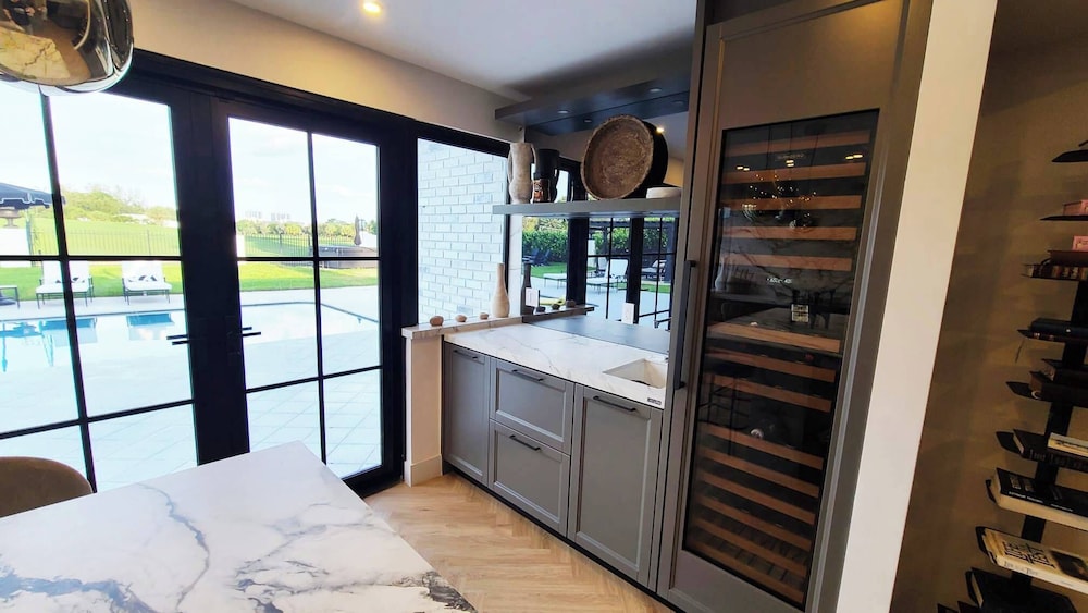 New 5 Bedroom Modern Villa on Golf Course