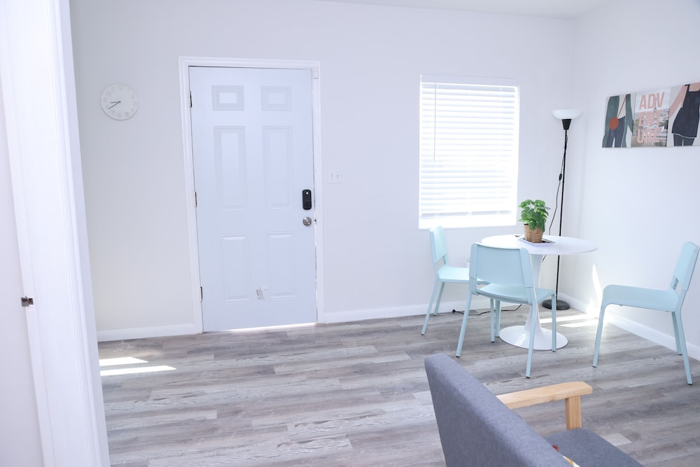 Douglas Rd Apartments