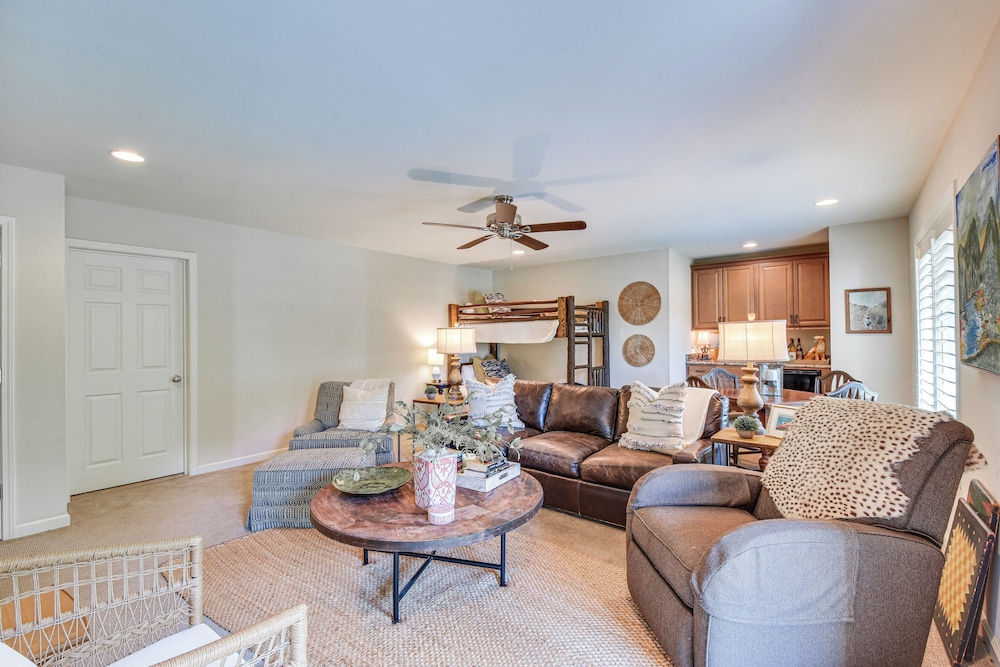 Lakefront Fun Near Clemson! Retreat w/ Pool Access
