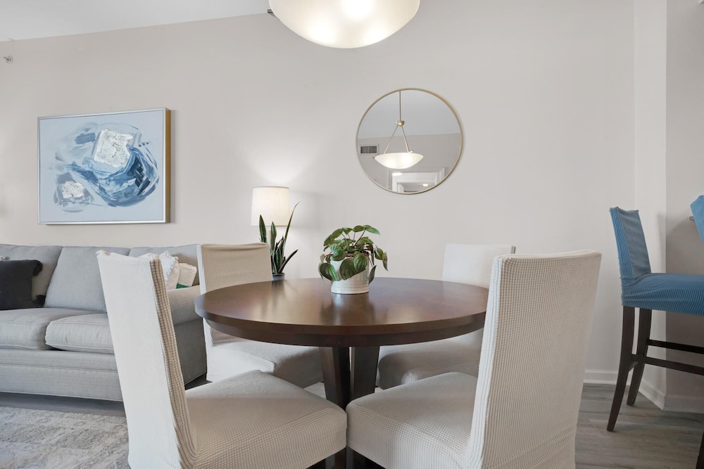 Palms Resort #1405 Jr 2BR