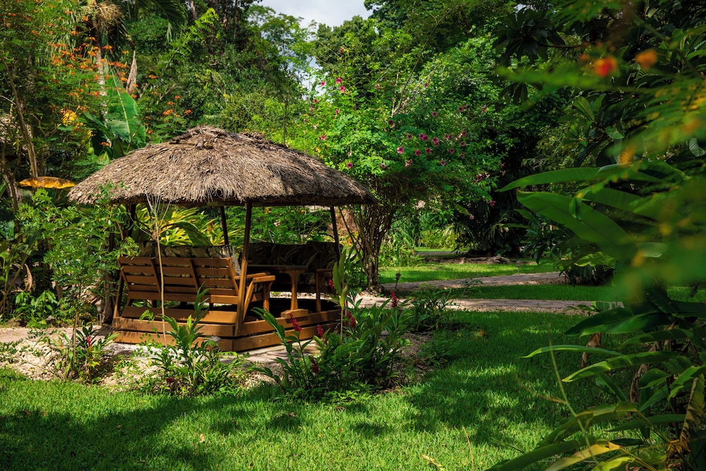Chan Chich Lodge