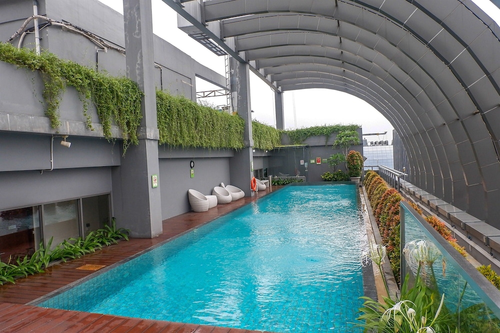 Spacious And Comfy 1Br At L'Avenue Pancoran Apartment