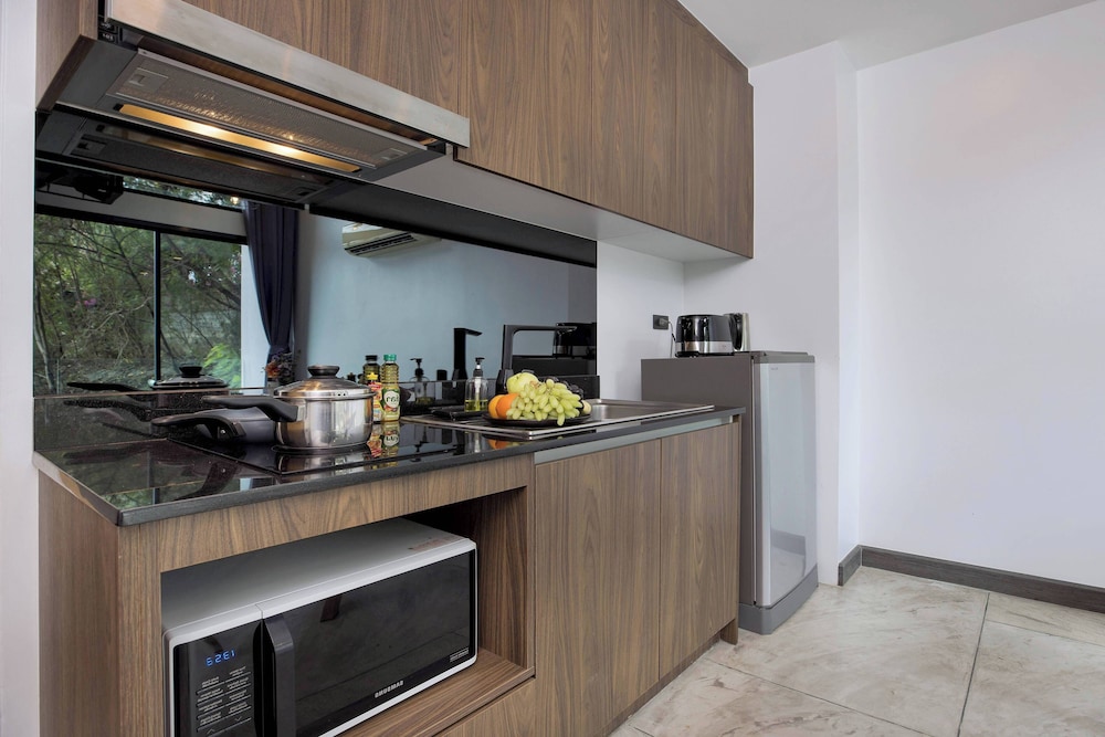 Nai Harn Duplex near the Beach UTL B125