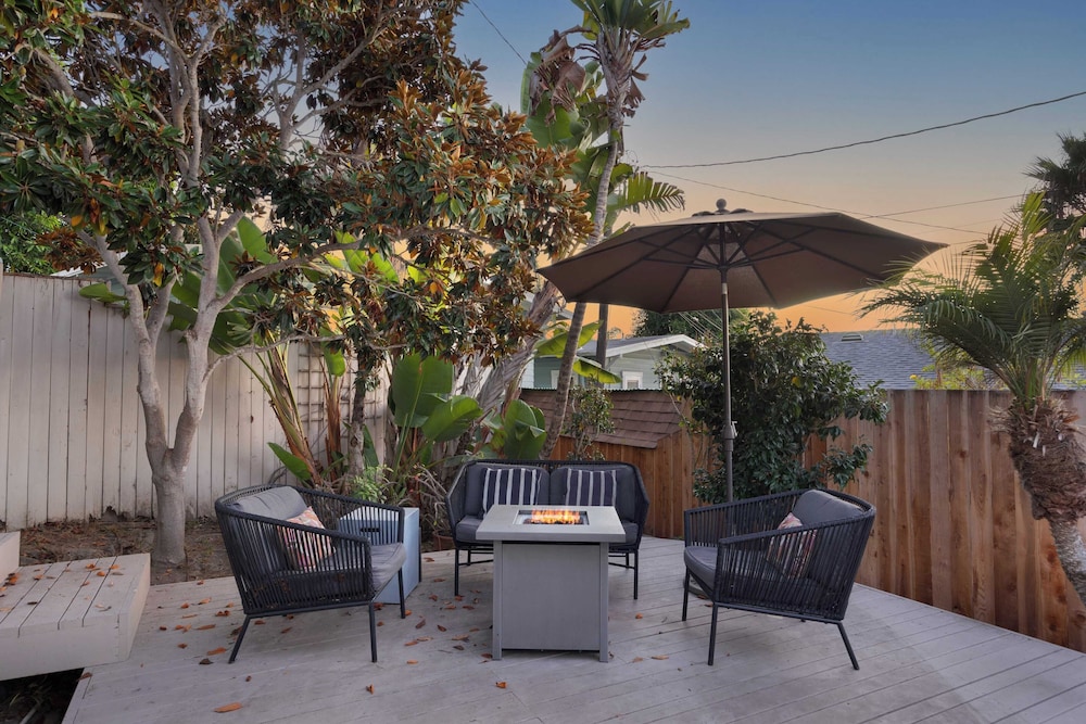 Cliff View by Avantstay Hot Tub + Fire Pit 1 Block From Downtown La Jolla