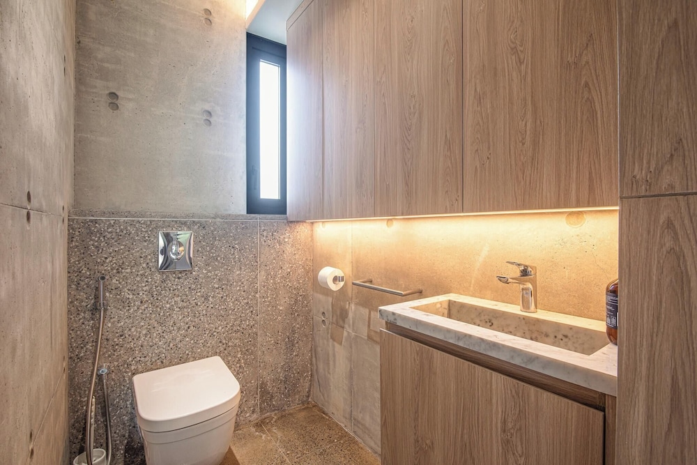Modern 2BR Villa Enclosed Living Heart of Canggu