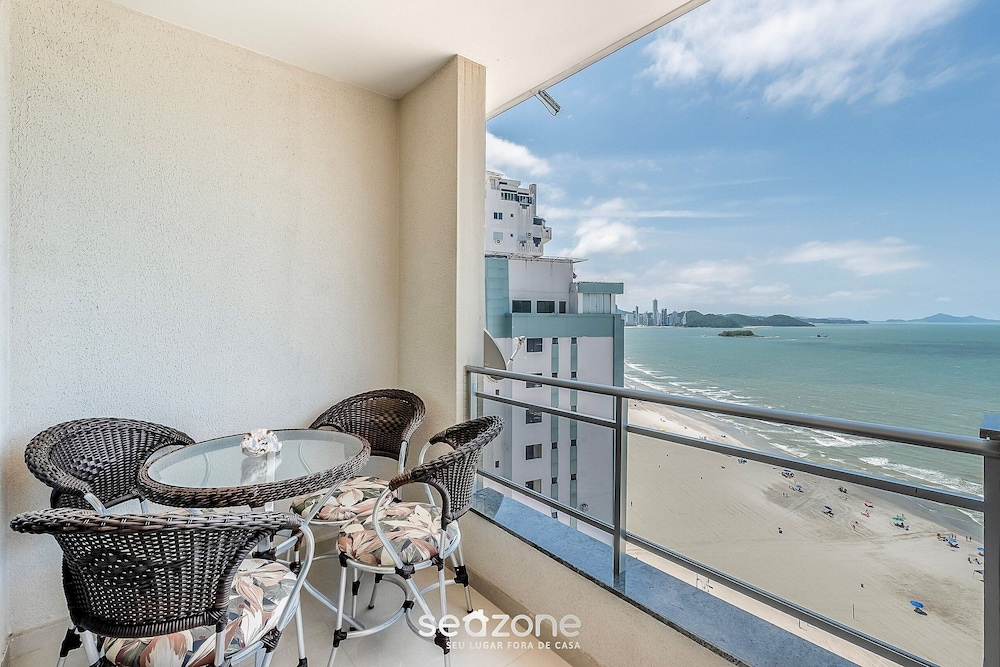 Cozy 3BR apt W/balcony sea View Cet1702
