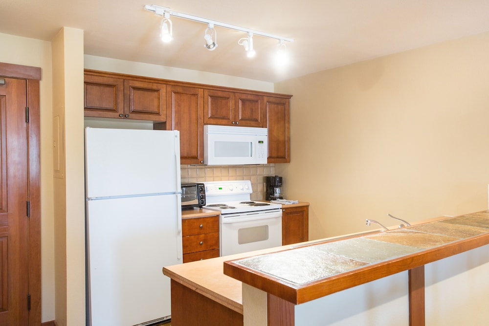 One Bedroom Condos at Powderhorn Lodge - Solitude UT