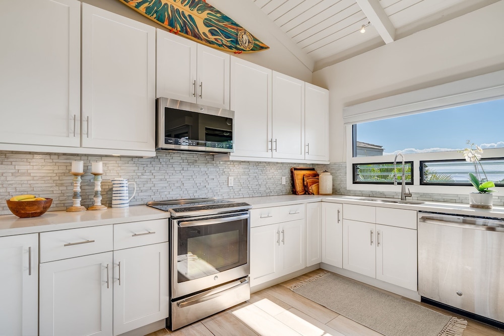 Extraordinary Molokini Views, Spectacular Renovation, New Split AC, Ocean Views!