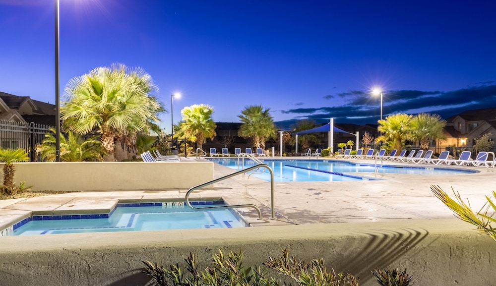 Sun Villa 3 Bedroom Townhouse