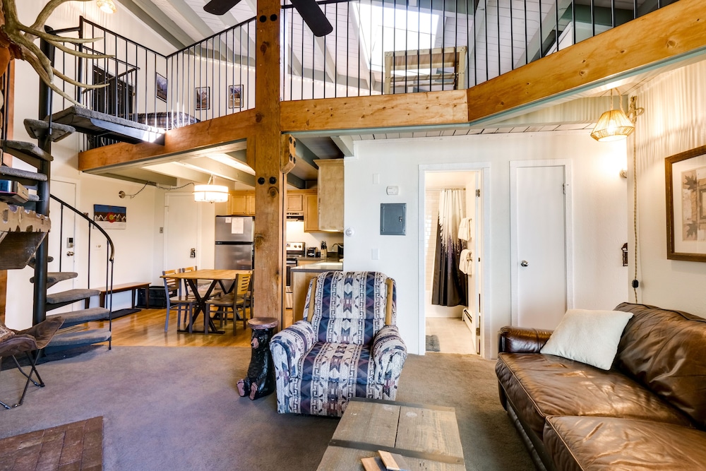 Beaver Creek Vacations - Silverthorne Condo w/ Community Pool  Hot Tub! - Property Image 1