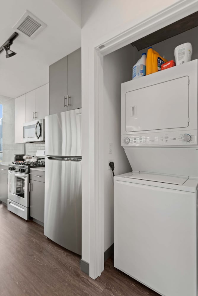 Cloud9 6 apt for 30ppl Fulton Market The Nouveau
