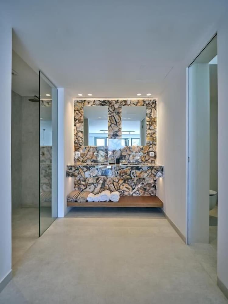 Empire Luxury Villas
