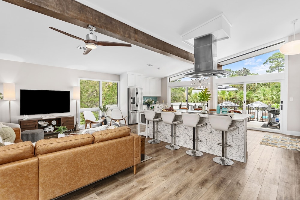 30A Florida Flashback by Avantstay Private Pool Golf Cart 3 Blocks to Beach