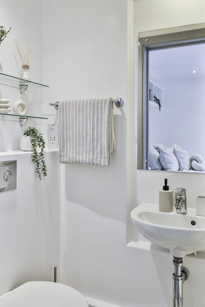 Student Only Picturehouse Apartments