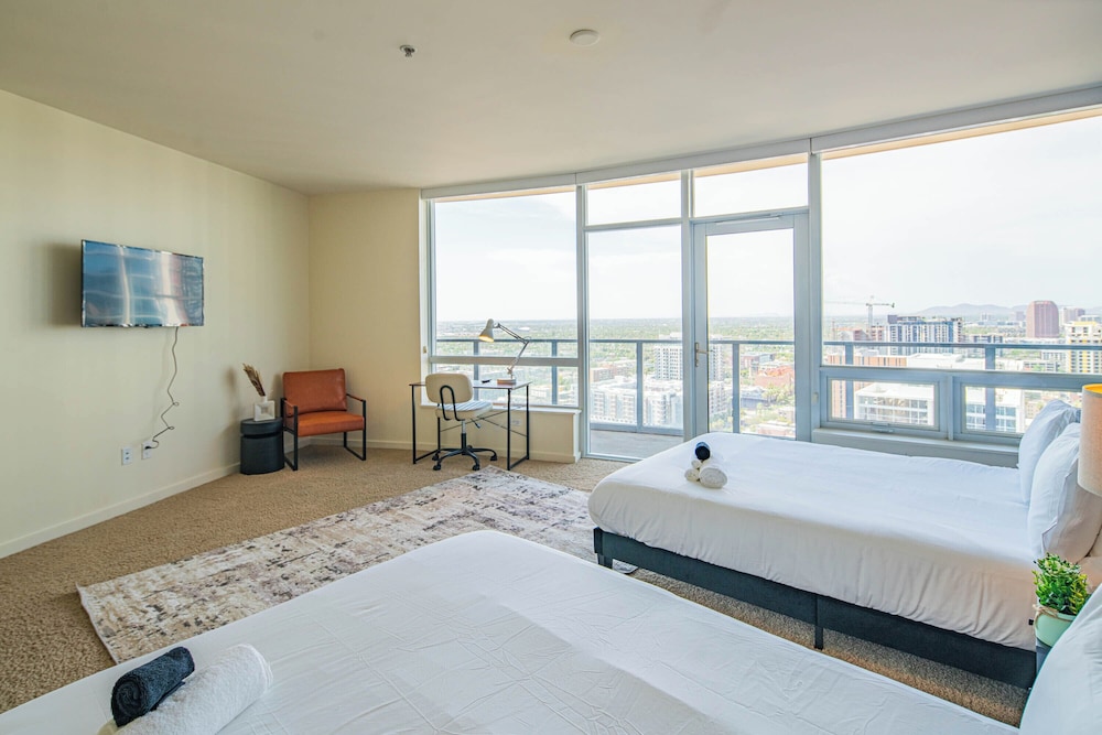 ROVE LIVING/KL - 44 Monroe