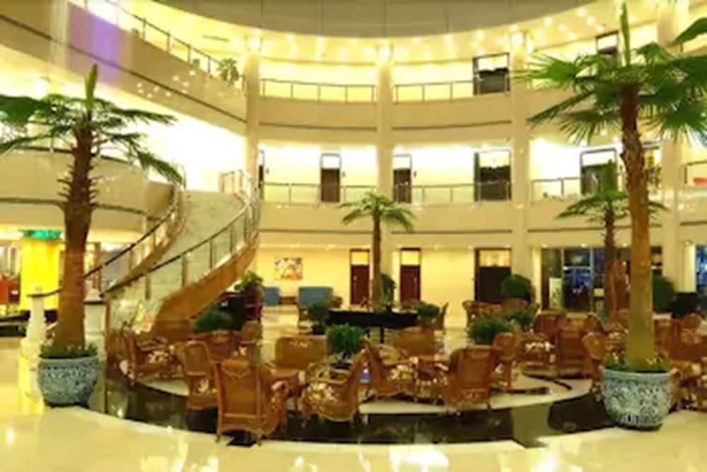 Hongyi Hotel Wuhan University view 3