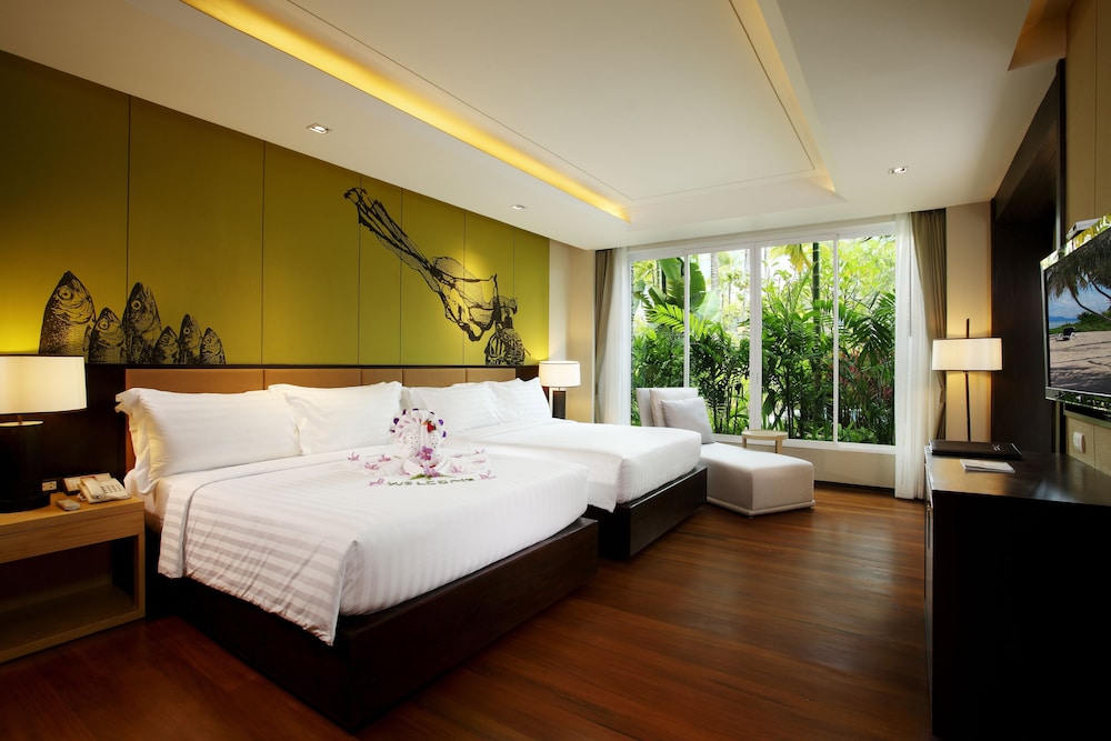 Graceland Khaolak Beach Resort