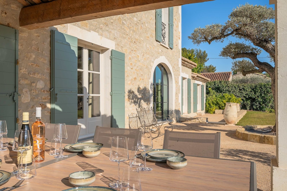 Villa Lou Panta Elegance and Comfort in the Heart of Saint-r My-de-provence