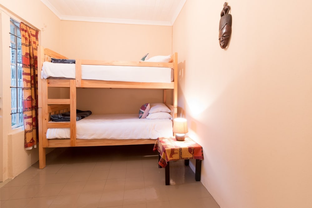 Inyathi Guest Lodge & Self Catering Chalets