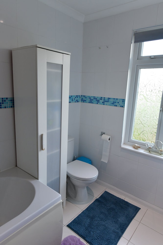 2Bd Garden Home - A Short Walk To Stonehenge