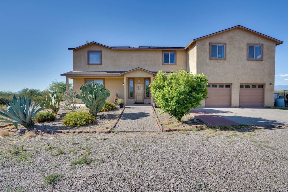 9 Mi to Sahuarita Lake Park: Getaway w/ Game Room view 2