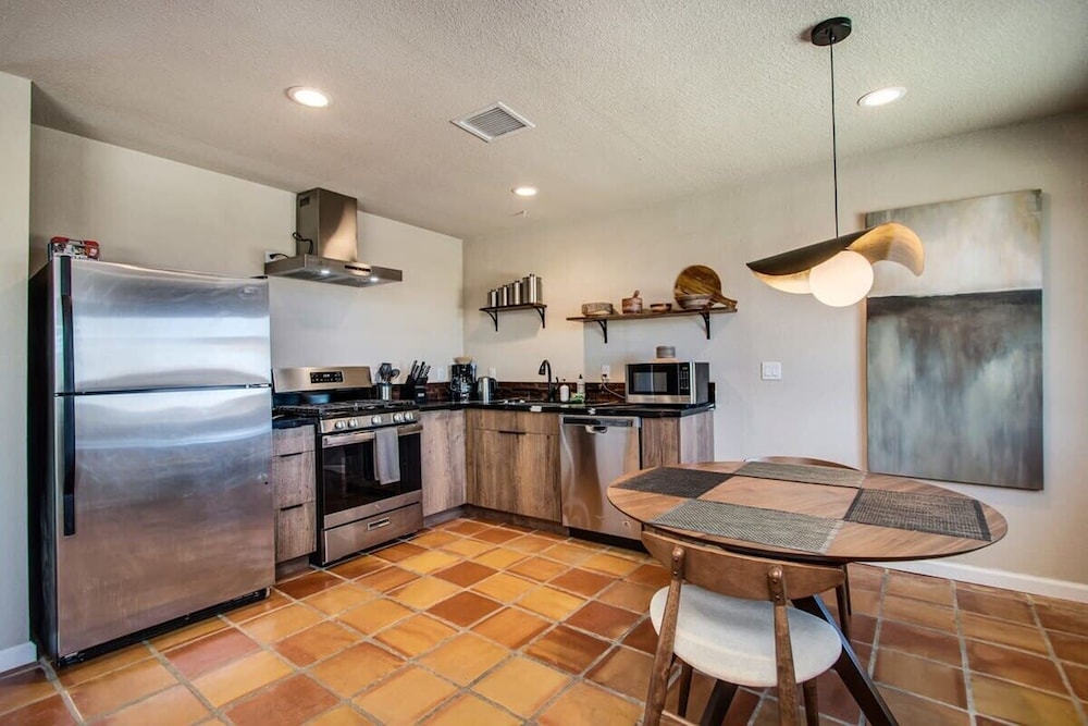 @ Marbella Lane - Moon Designer Home Close to Jtnp