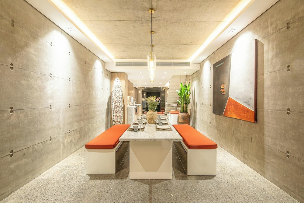 Modern 2BR Villa Enclosed Living Heart of Canggu