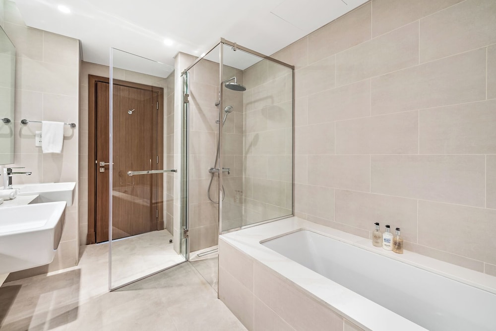 2BR M Huge Terrace Direct Canal Access