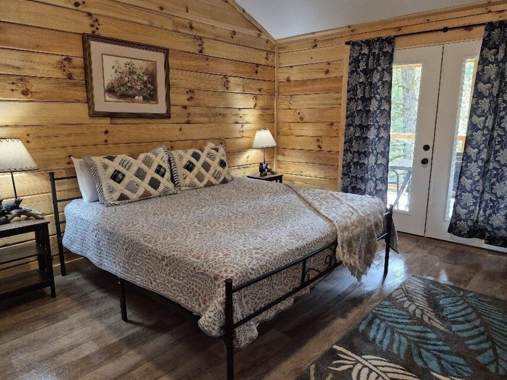 Misty Mountain Getaway - 2 bedroom 2 Cabin